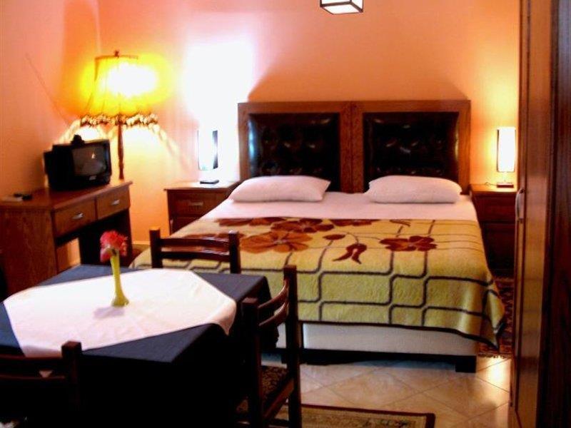 Bristol Hotel Tiranë Ngoại thất bức ảnh