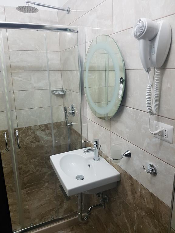 Bristol Hotel Tiranë Ngoại thất bức ảnh