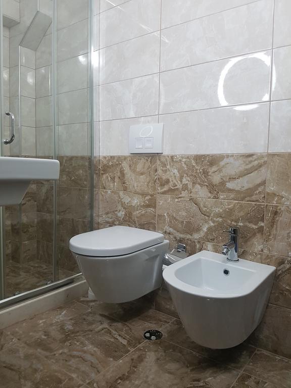Bristol Hotel Tiranë Ngoại thất bức ảnh
