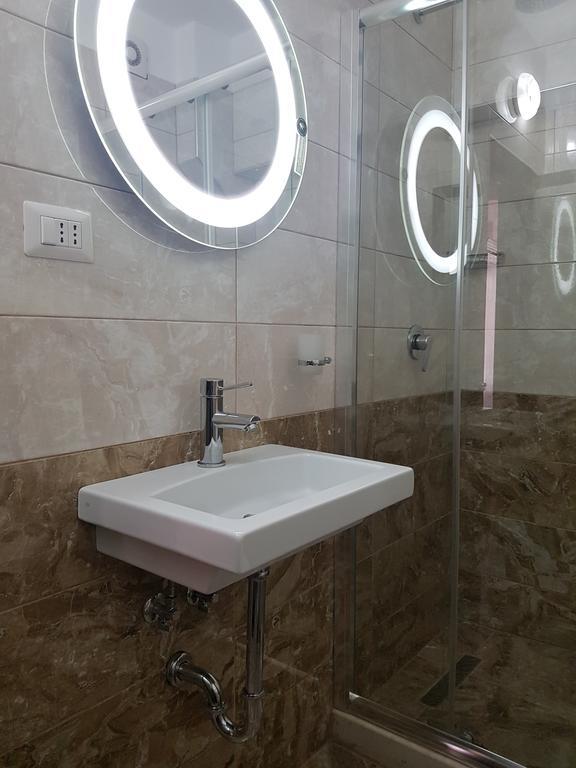 Bristol Hotel Tiranë Ngoại thất bức ảnh