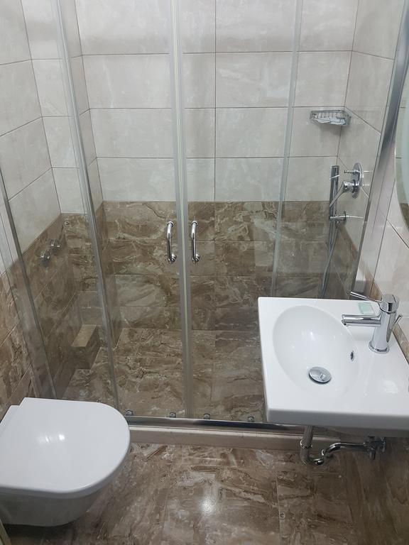 Bristol Hotel Tiranë Ngoại thất bức ảnh