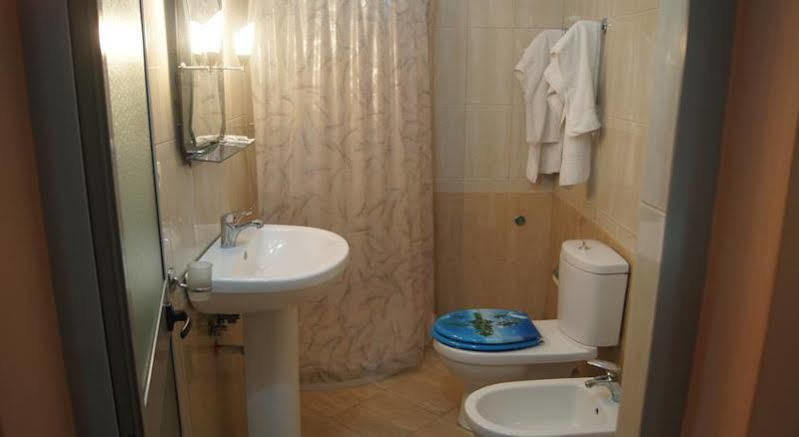 Bristol Hotel Tiranë Ngoại thất bức ảnh