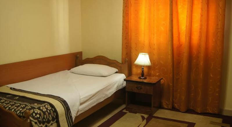 Bristol Hotel Tiranë Ngoại thất bức ảnh